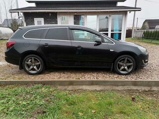 2014 Opel Astra J Рестайлинг, чёрный, 1080000 рублей, вид 3