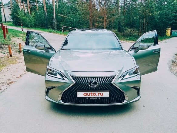 2020 Lexus ES 250 VII, серый, 4550000 рублей