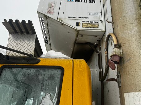 2003 International 4000 Series, золотистый, 800000 рублей, вид 1