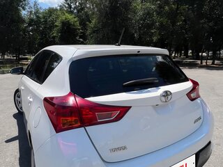 2014 Toyota Auris II, белый, 1150000 рублей, вид 4