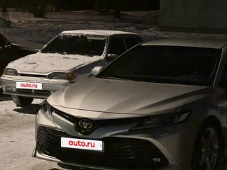2018 Toyota Camry VIII (XV70), серебристый, 2500000 рублей, вид 2
