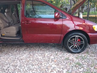 2001 Toyota Sienna I Рестайлинг, красный, 750000 рублей, вид 1