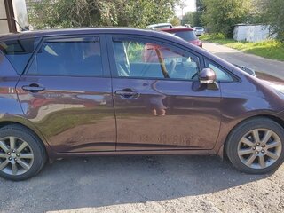 2012 Toyota Verso-S, фиолетовый, 1100000 рублей, вид 2