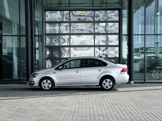 2018 Volkswagen Polo V Рестайлинг, серебристый, 1179000 рублей, вид 4