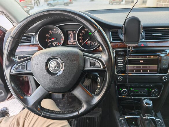 2014 Skoda Superb DSG II Рестайлинг, пурпурный, 1359000 рублей - вид 23