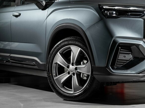 2026 Geely Okavango I Рестайлинг, серый, 4085990 рублей - вид 1