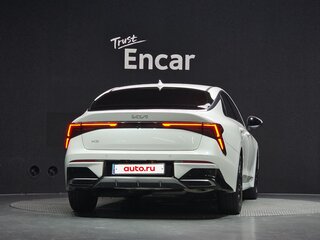 2023 Kia K5 III Рестайлинг, белый, 2680000 рублей, вид 4