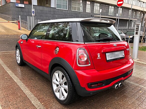 2010 Mini Hatch Cooper S II (R56) Рестайлинг, красный - вид 3