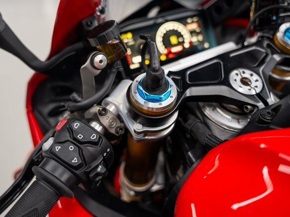 2024 Ducati Panigale V4, красный, 5299000 рублей - вид 14