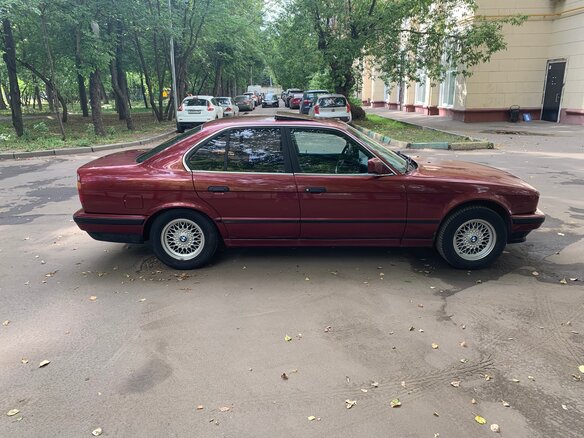 1990 BMW 5 серии 525i III (E34), красный - вид 22