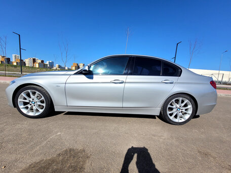 2011 BMW 3 серии 328i VI (F3x), серебристый, 1324999 рублей, вид 3