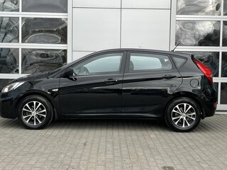 2012 Hyundai Solaris I, чёрный, 680000 рублей, вид 4