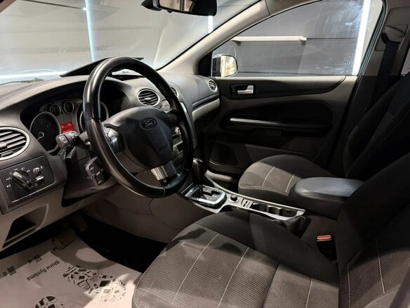 2010 Ford Focus II Рестайлинг, чёрный - вид 15