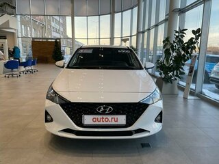 2021 Hyundai Solaris II Рестайлинг, белый, 1800000 рублей, вид 3