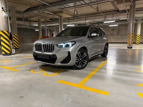 2024 BMW X1 20i xDrive III (U11/U12), серый, 5300000 рублей, вид 1