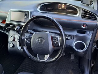 2017 Toyota Sienta II, коричневый, 1690000 рублей, вид 5