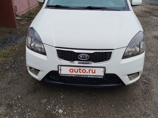 2011 Kia Rio II Рестайлинг, белый, 650000 рублей, вид 2