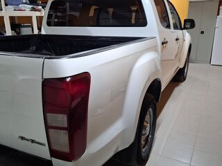 2017 Isuzu D-Max II, белый, 1820000 рублей, вид 4