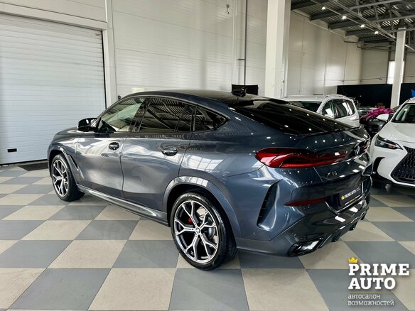 2021 BMW X6 40i III (G06), серый, 8819000 рублей - вид 6