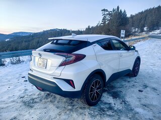 2018 Toyota C-HR I, белый, 2400000 рублей, вид 4