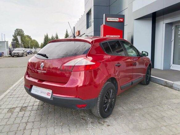 2011 Renault Megane III, красный, 320000 рублей - вид 15