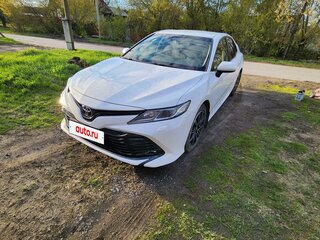 2018 Toyota Camry VIII (XV70), белый, 2900000 рублей, вид 1