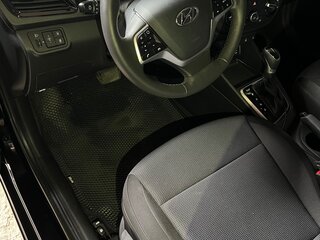 2021 Hyundai Solaris II Рестайлинг, чёрный, 1750000 рублей, вид 5