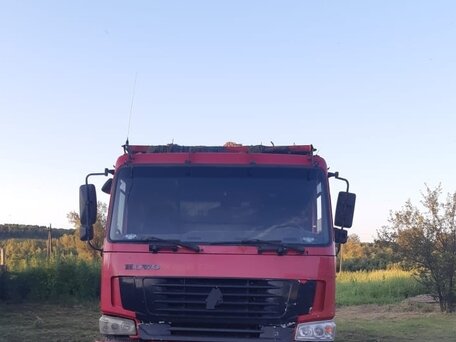 2006 Sinotruk Howo ZZ3327, красный, 850000 рублей, вид 3