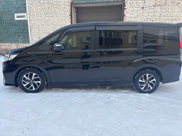 2020 Honda Stepwgn V Рестайлинг, чёрный, 2250000 рублей - вид 4