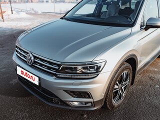 2020 Volkswagen Tiguan II, серебристый, 2800000 рублей, вид 4