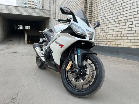 2010 Aprilia RSV4, белый, 799000 рублей, вид 1