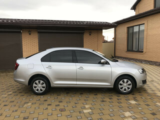 2018 Skoda Rapid I Рестайлинг, серебристый, 1450000 рублей, вид 4