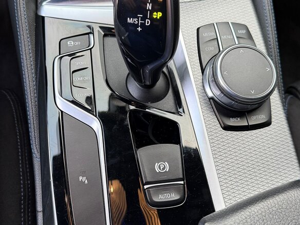 2018 BMW 5 серии 520d xDrive VII (G30/G31/G38), синий, 3200000 рублей - вид 15
