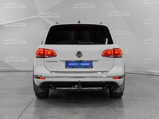 2016 Volkswagen Touareg II Рестайлинг, белый, 3100000 рублей, вид 4