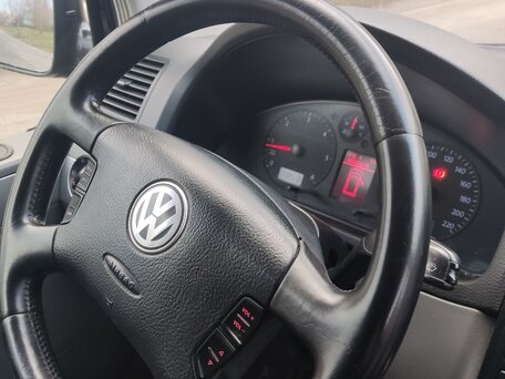 2008 Volkswagen Multivan, чёрный, 1950000 рублей, вид 1