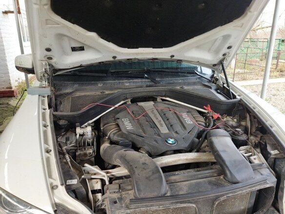 2012 BMW X5 50i II (E70) Рестайлинг, белый, 1970000 рублей - вид 6