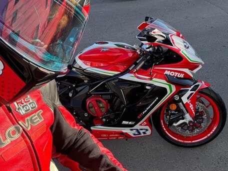 2019 MV Agusta F3 675, красный, 1250000 рублей, вид 1