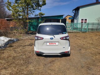 2017 Toyota Sienta II, белый, 1650000 рублей, вид 4