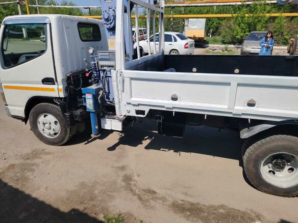 2003 Fuso (Mitsubishi) Canter, белый, 2250000 рублей - вид 2