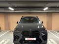 2024 BMW X5 M Competition III (F95) Рестайлинг, серый - вид 2