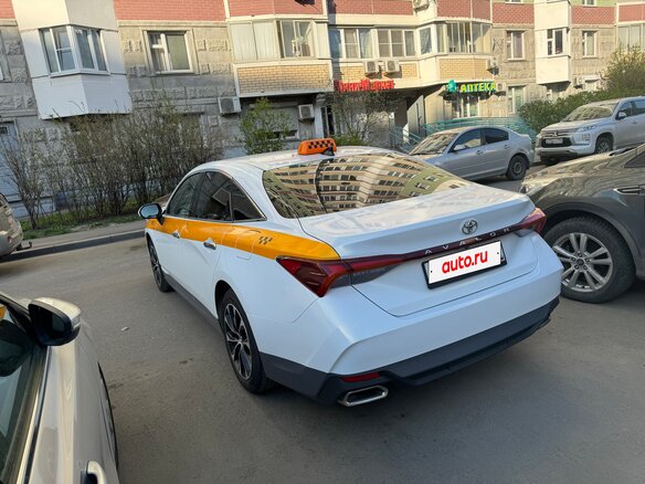 2023 Toyota Avalon V, белый, 4200000 рублей - вид 3