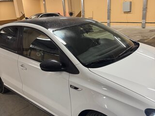 2017 Volkswagen Polo V Рестайлинг, белый, 1400000 рублей, вид 1