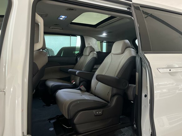 2025 Kia Carnival IV Рестайлинг, белый, 5495000 рублей - вид 15