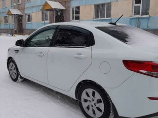 2017 Kia Rio III Рестайлинг, белый, 1400000 рублей, вид 2