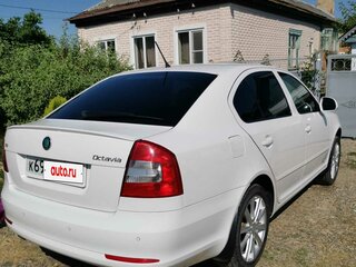 2011 Skoda Octavia II (A5) Рестайлинг, белый, 1000000 рублей, вид 3