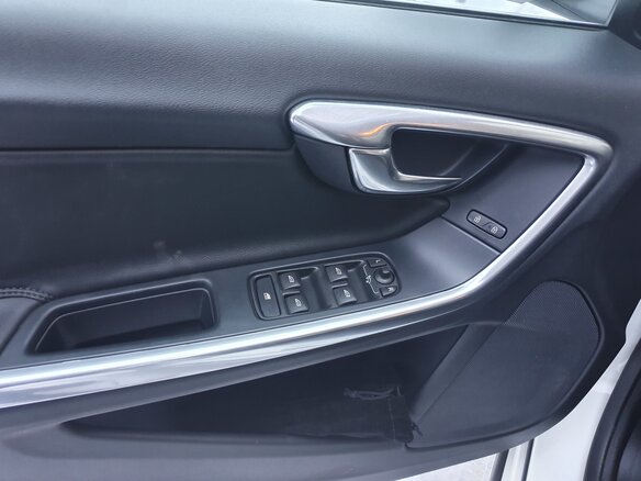 2016 Volvo S60 II Рестайлинг, белый - вид 16