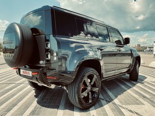 2021 Land Rover Defender 110 II, серый, 13200000 рублей, вид 3