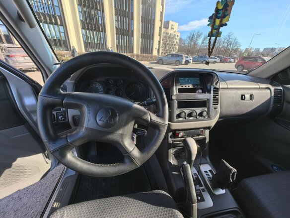 2003 Mitsubishi Pajero III Рестайлинг, серебристый, 1200000 рублей - вид 10