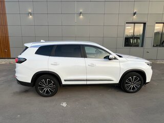 2023 Chery Tiggo 8 Pro e+, белый, 2850000 рублей, вид 5