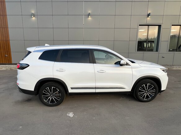 2023 Chery Tiggo 8 Pro e+, белый, 2850000 рублей - вид 4